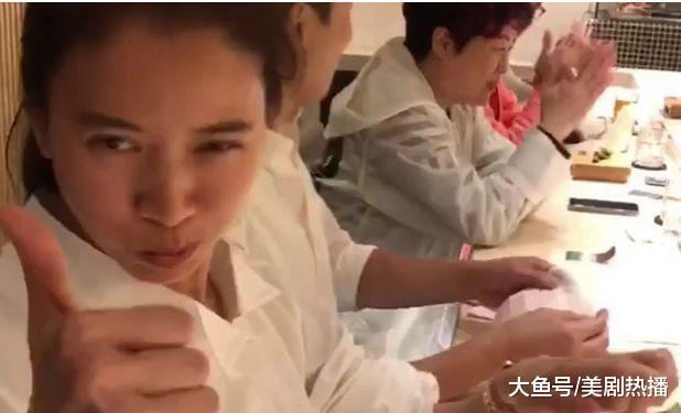 张智霖夫妇与古巨基等好友聚餐, 席间玩这个! 网友: “尺度”太大
