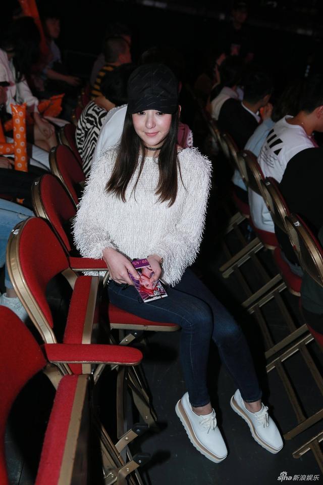 梁咏琪香港演唱会 方媛捧场 还有老公和混血女儿 女儿好可爱