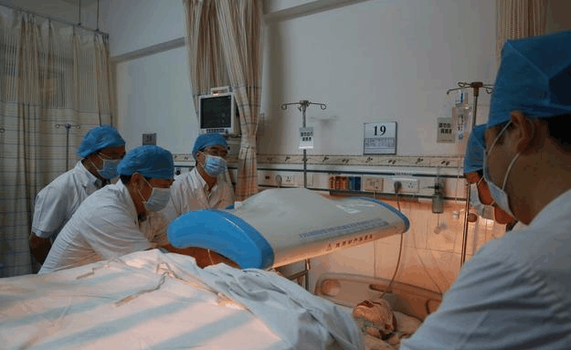 33岁女白领心梗发作, 公司门口当场死亡! 领导却说这和我们没关系