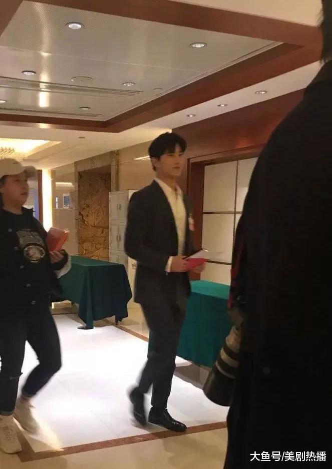 杨洋佟丽娅等人出席文艺志愿者大会, 网友: 能去的明星都非常优秀!
