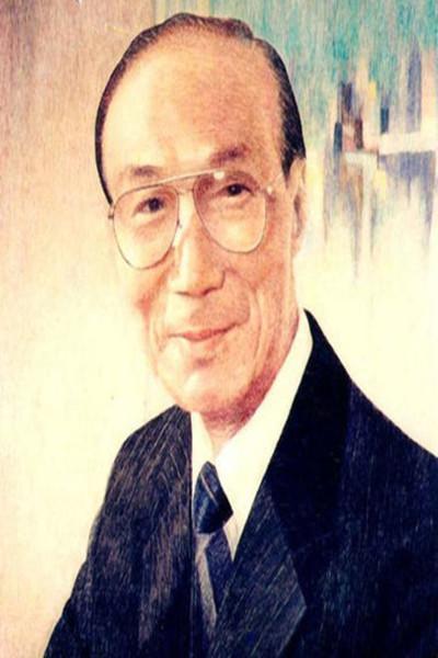 香港娱乐真正的大佬, 向华强见了也得低头, 再婚妻子相差30岁!