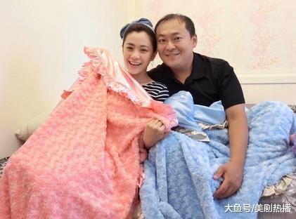 弃豪门嫁秃头厨师, 6年婚变1人养3孩, 老公劈腿还拒付抚养费!