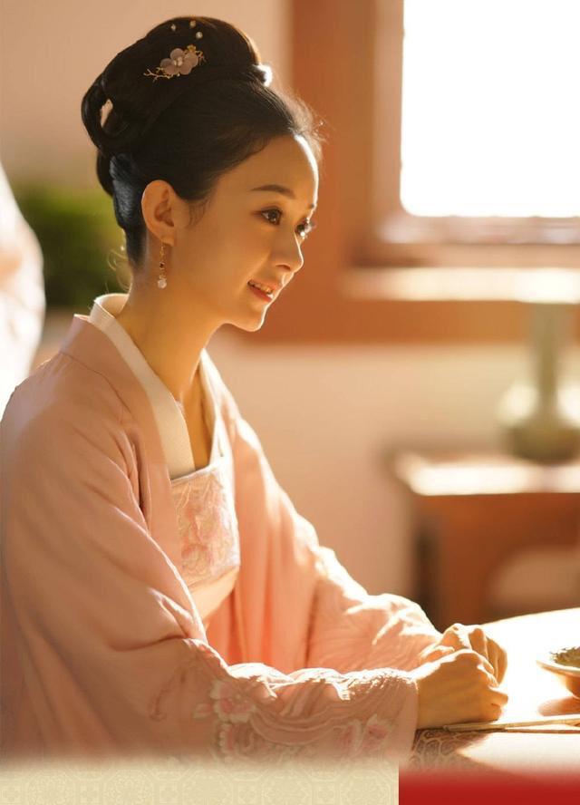 一大波明兰美照来袭! 赵丽颖工作室宣布颖宝将长时间休整!