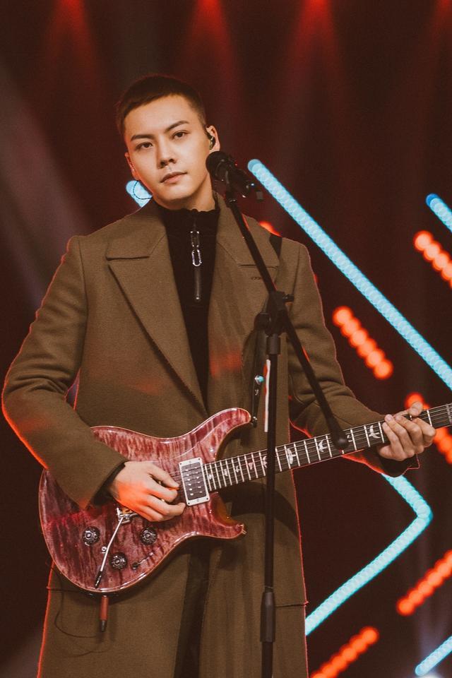 陈伟霆新造型寸头亮相《下一站传奇》“张大佛爷”再次上线