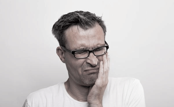 肝脏表现不好时, 这2个部位会变臭! 赶快来看看