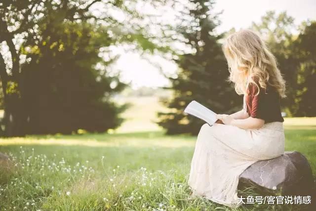 女人想要和你有故事, 才会有这三种不害羞的动作!