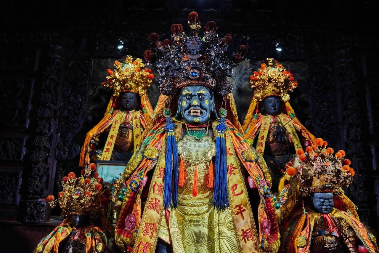 757 年十月，在饥饿、叛军、