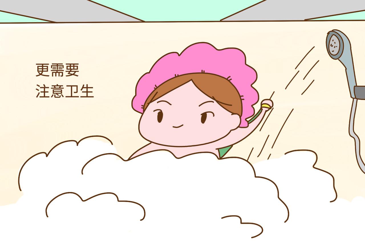 夏季孕妈洗澡时, 别轻易做这两个动作, 胎宝宝会害怕