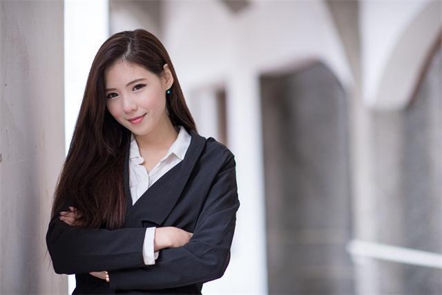 看起来有钱的女人, 往往都有这三个特点