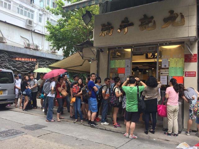 陈奕迅说, 饿着肚子也要排一次张国荣最爱的九记牛腩