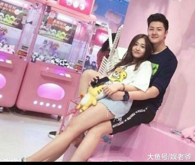 金龟子十九岁女儿长相变化巨大, 男友更像老爸