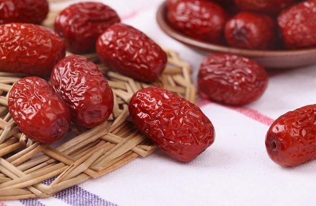 女人养子宫也是“养命”! 多吃这4种食物, 吃得越多, 子宫越干净!