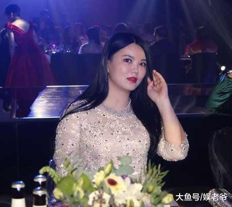当初她因胖离开湖南台, 现在竟然暴瘦, 网友: 怪不得谢娜这么慌!