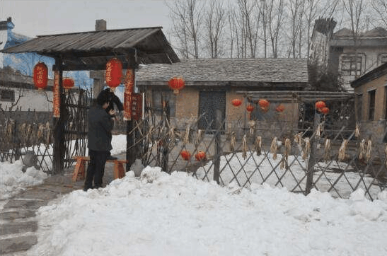 过年下雪吗? 老农教你农谚: "小雪如若见晴天, 有雨有