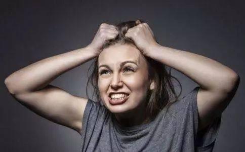 女人40岁后, 这4个变化你若全有, 很遗憾, 你可能要“绝经”了