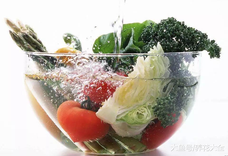 1毛钱小苏打丢水池, 臭味跑光光, 脏东西全没了!