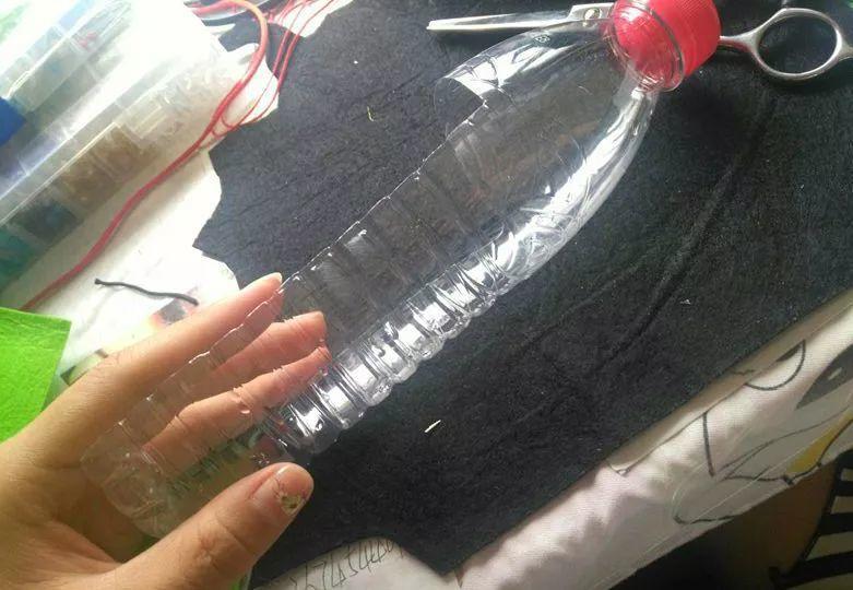 油桶变小猪佩奇花盆, 一把剪刀就搞定, 简单又实用!