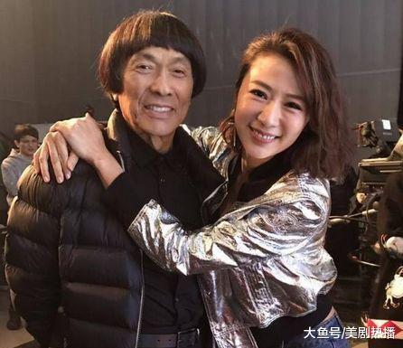 女儿曝父亲欠赌债家暴, 父亲曝其有私生子, 好一出父女互撕大戏!