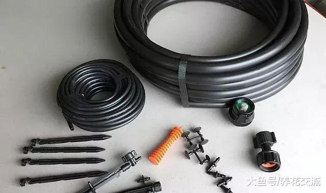 用简单软管制作自动滴灌系统, 植物花卉能够自动补充水分