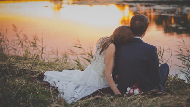 男生追女生容易, 还是女生追男生容易?