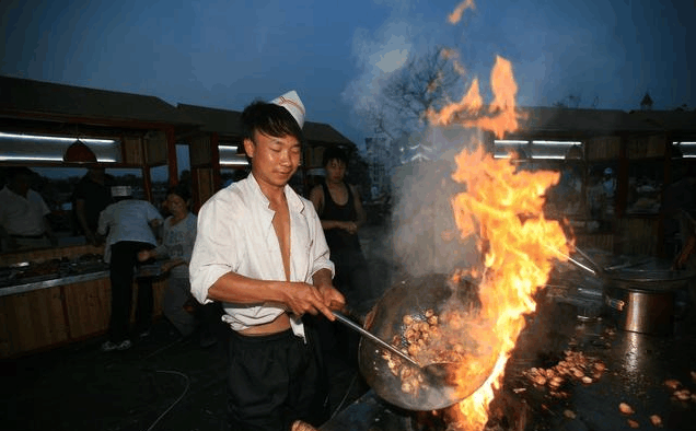 28岁小伙腰部剧痛, 排血尿入院! 医生: 两种食物混合的结果!