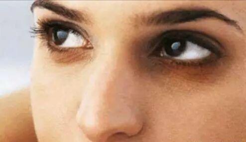 女人脸上有这4个表现, 可能是被妇科病缠上了, 需要尽快调理了