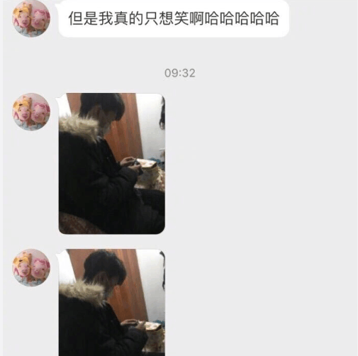 女生说天冷了，帮男朋友织围巾，