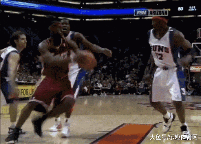 gif回看詹姆斯9次扣篮被帽: 我看的假的nba? 不行被帽了9次