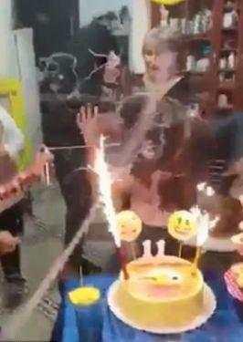 女生过生日吹蜡烛不小心点燃头发, 事后让人不忍看!