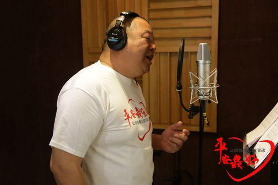 一代摇滚的记忆，愿走好。天堂继