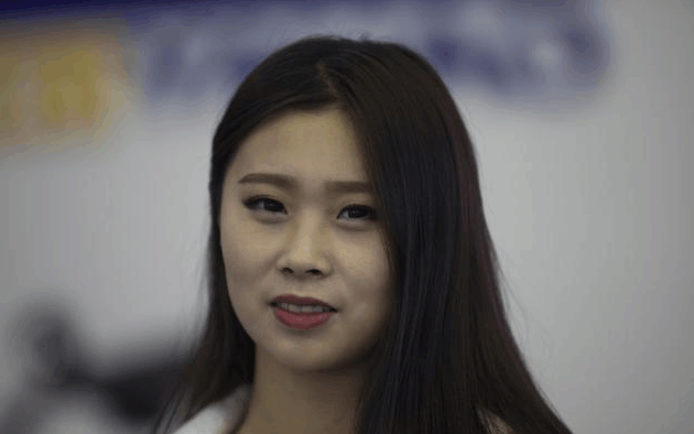 20岁女孩不抽烟, 不喝酒, 却查出肺癌! 医生: 2个坏习惯害了她
