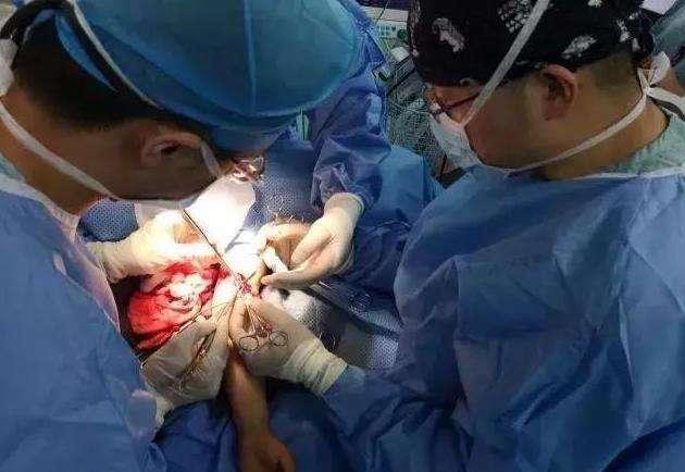 7岁小女孩全身三分之一鲜血流光! 医生: 这东西家里卧室很常见!