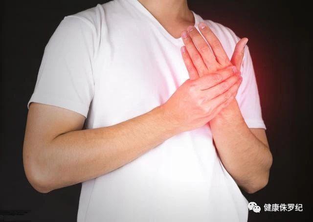 高尿酸者, 睡前若有这4种症状, 说明已经连累到肾脏, 小心尿毒症