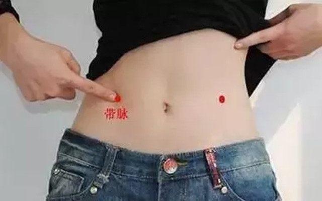 睡前拍打肚子10分钟, 排毒通便, 小肚子越来越小, 色斑也变淡了