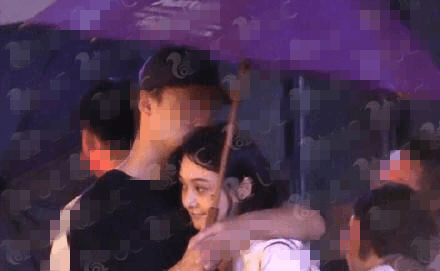 张恒承认与郑爽恋情, 遭人diss不适合, 却温柔维护郑爽, 情商超高