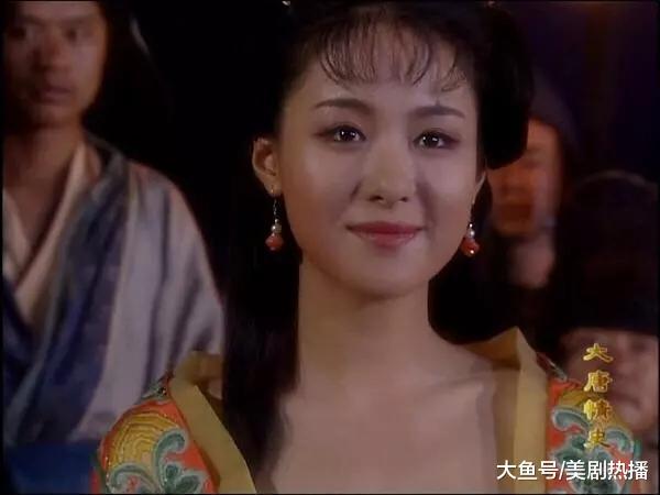 陪伴男友10年后被抛弃, 33岁嫁皇家后代, 当年的赛西施已成胖西施!