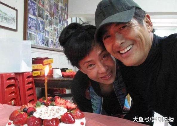 《无双》票房大爆, 发哥发嫂安然度日, 脚踩15元拖鞋月花销3200元