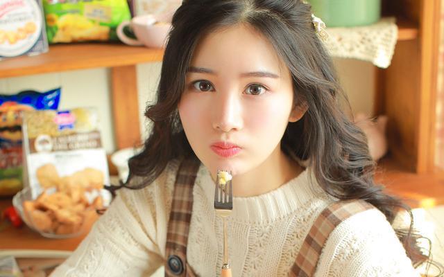 有这五个表现的女人, 很明显是在敷衍你!