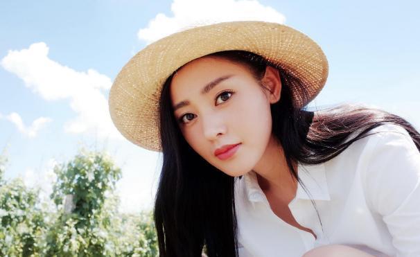 如何辨别女生是喜欢你, 还是在玩你?