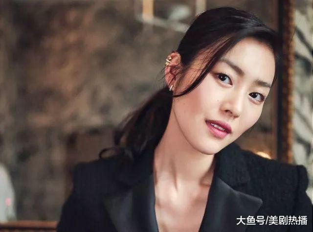 从3名风格各异的中国美女中选一个喜欢的, C罗毫不犹豫地选了她!