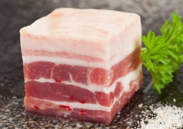 血压高这些肉是禁忌, 吃太多血压一高危害大, 赶紧管住嘴!
