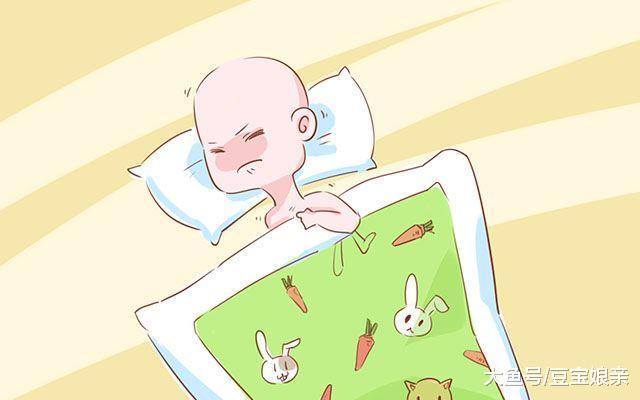 宝宝出现这4个小动作, 妈妈别大意, 很可能是生病的征兆