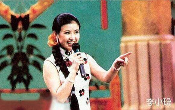 她是公认的东方美人, 因生子离开央视, 18年后再登央视气质依旧