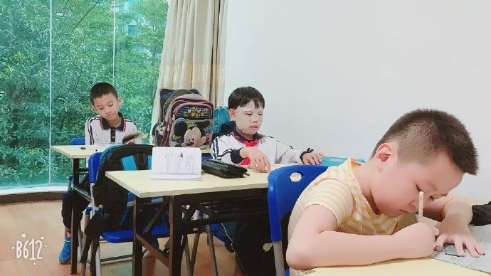 小学生都活的这么精致了，服气！