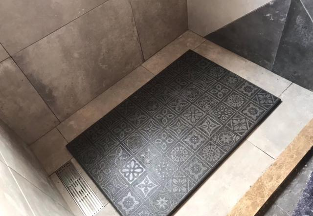 淋浴房做“拉槽”防水, 落后了, 现在流行这“瓷砖”, 效果好!
