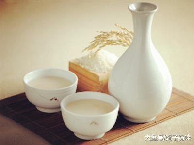 产妇坐月子可以吃含酒类的食物吗?