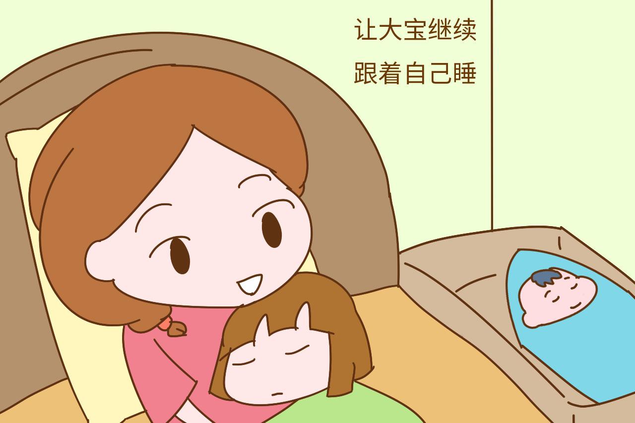 生完二胎后, 你会让大宝和谁一起睡? 这位妈妈让大家拍手称好