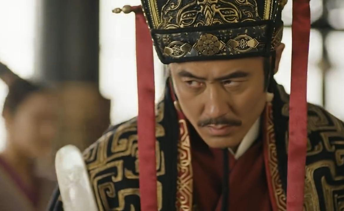 曹爽让司马懿，明升暗降。回家养