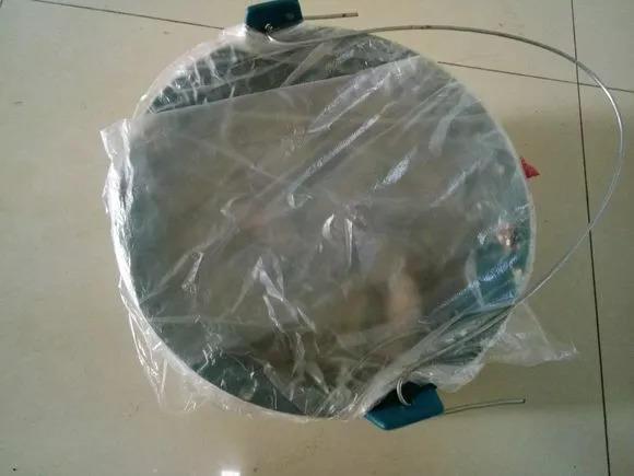 他在盆里埋了条鱼, 比施肥还管用, 咕噜噜冒花苞!