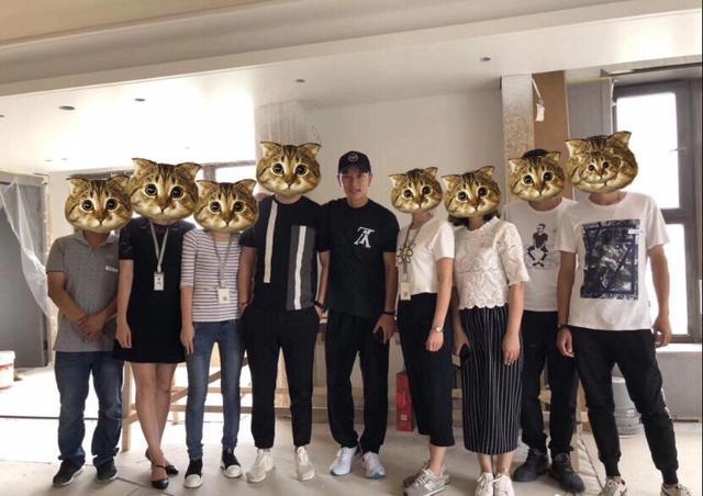 关心世界 更关心你 贾乃亮回老家哈尔滨买豪宅未见李小璐!